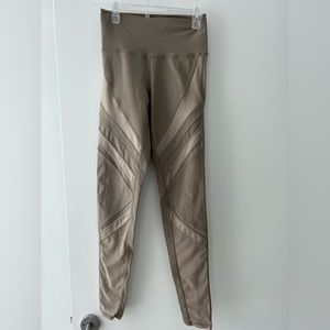 Alo leggings - white and beige